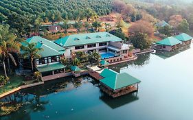Bambuu Lakeside Lodge
